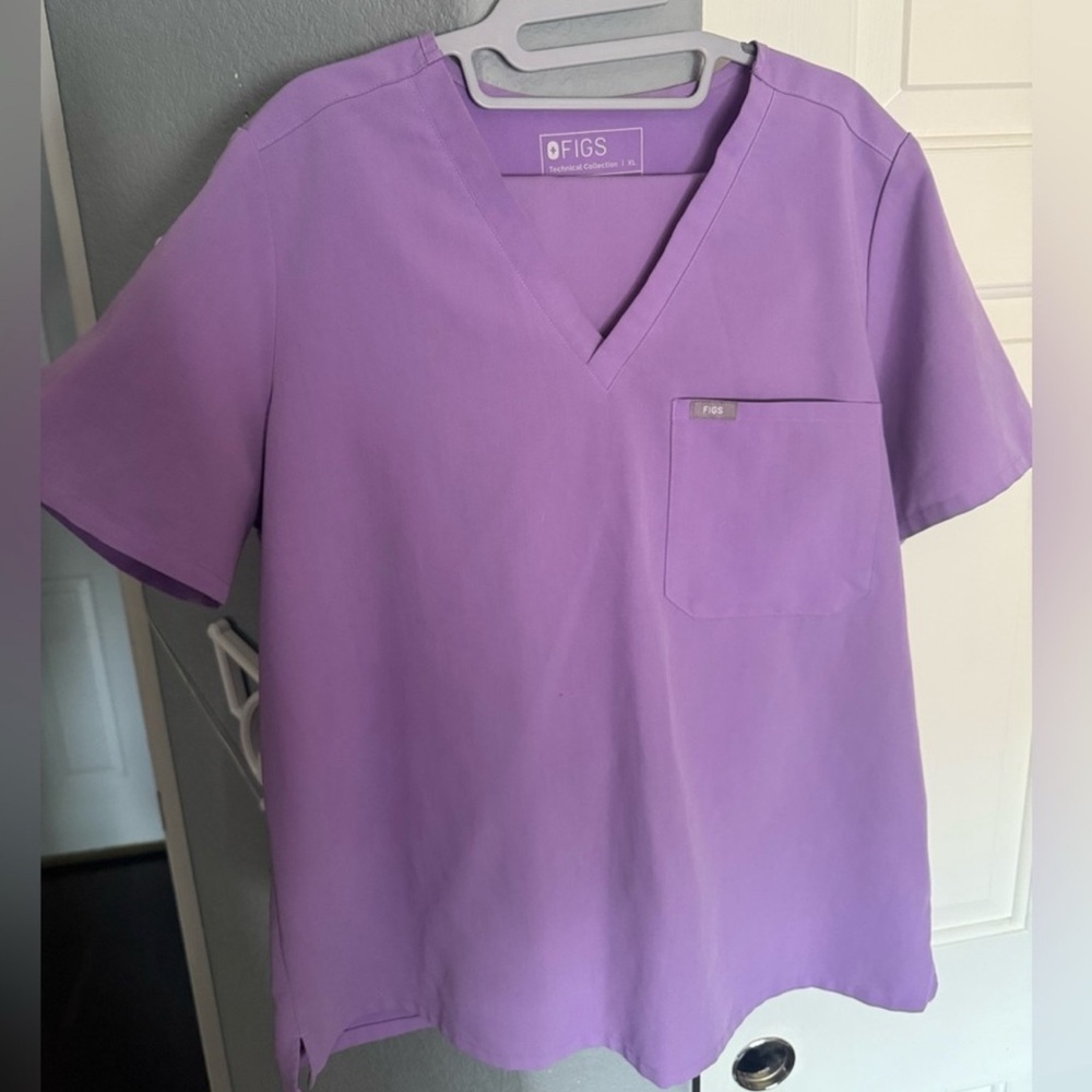 FIGS Women's Lilac Dawn Catarina XL Scrub Top